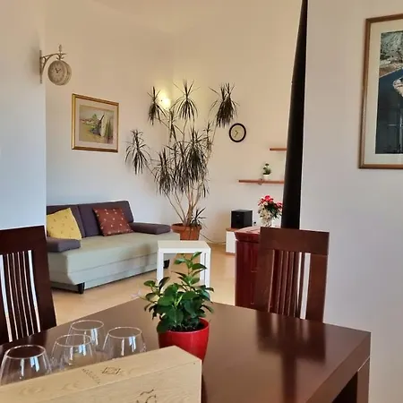 Apartments Gajo Omis Exterior photo