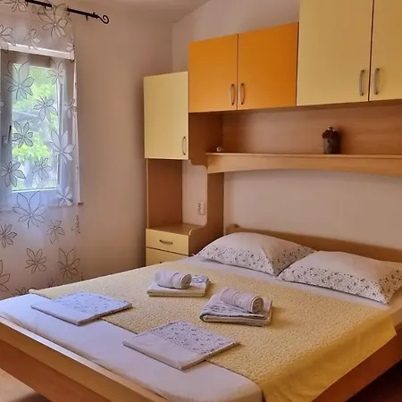 Apartments Gajo Omis Exterior photo