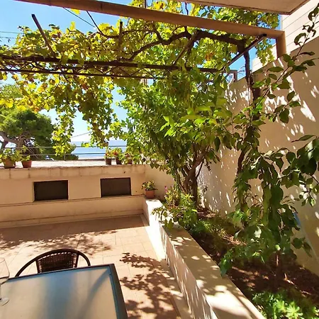 Apartments Gajo Omis Room photo